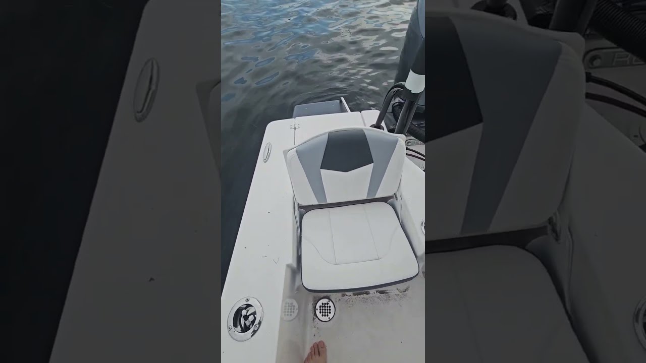 Robalo Boats 206 Cayman Bay Boat walk through and Fishing review