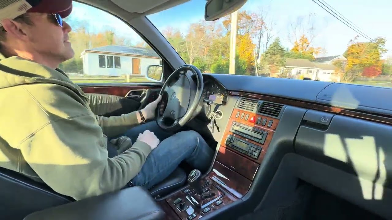 Видеозапись Mercedes-Benz E430 Sport 2000 года от 12.11.23