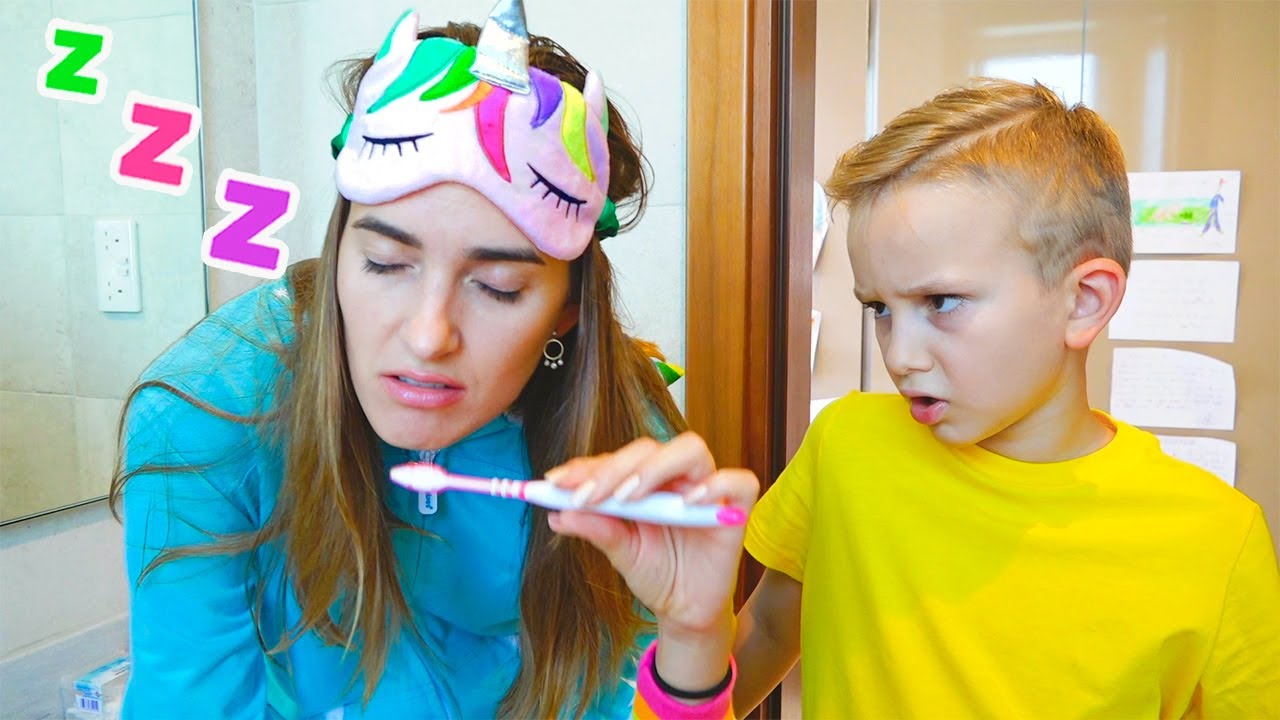 Влад играет в родителя для мамы