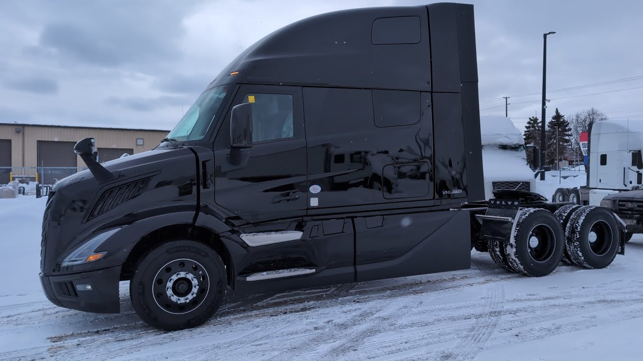 Driveaway: 2025 Volvo vnl 860 small tour and how to hook up