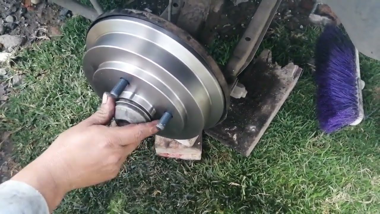 Cambio de balatas traceras de TSURU 2 MOD 90(#B12)