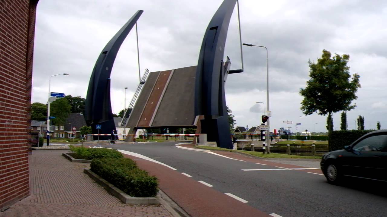 Brugopening Grote Puntbrug Ophaalbrug/ Drawbridge Vroomshoop
