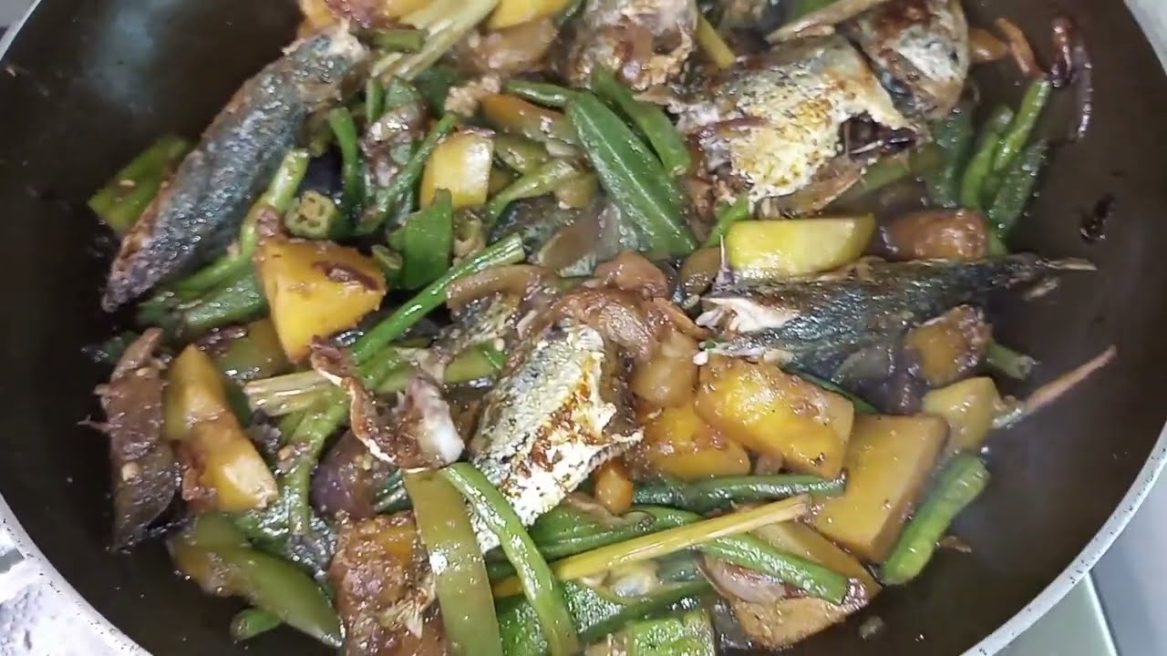 Pinasarap na Ginisang Gulay with pritong isda