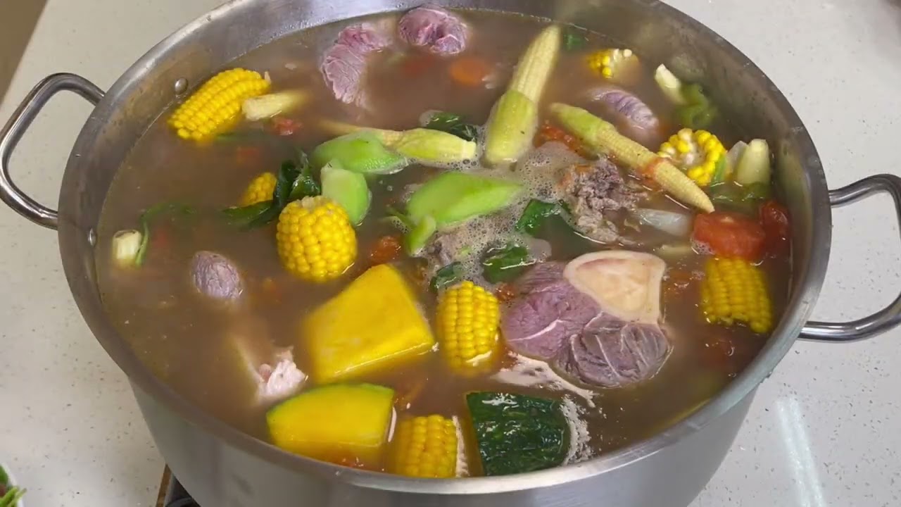 Sopa de res con mucha verduras y vegetales