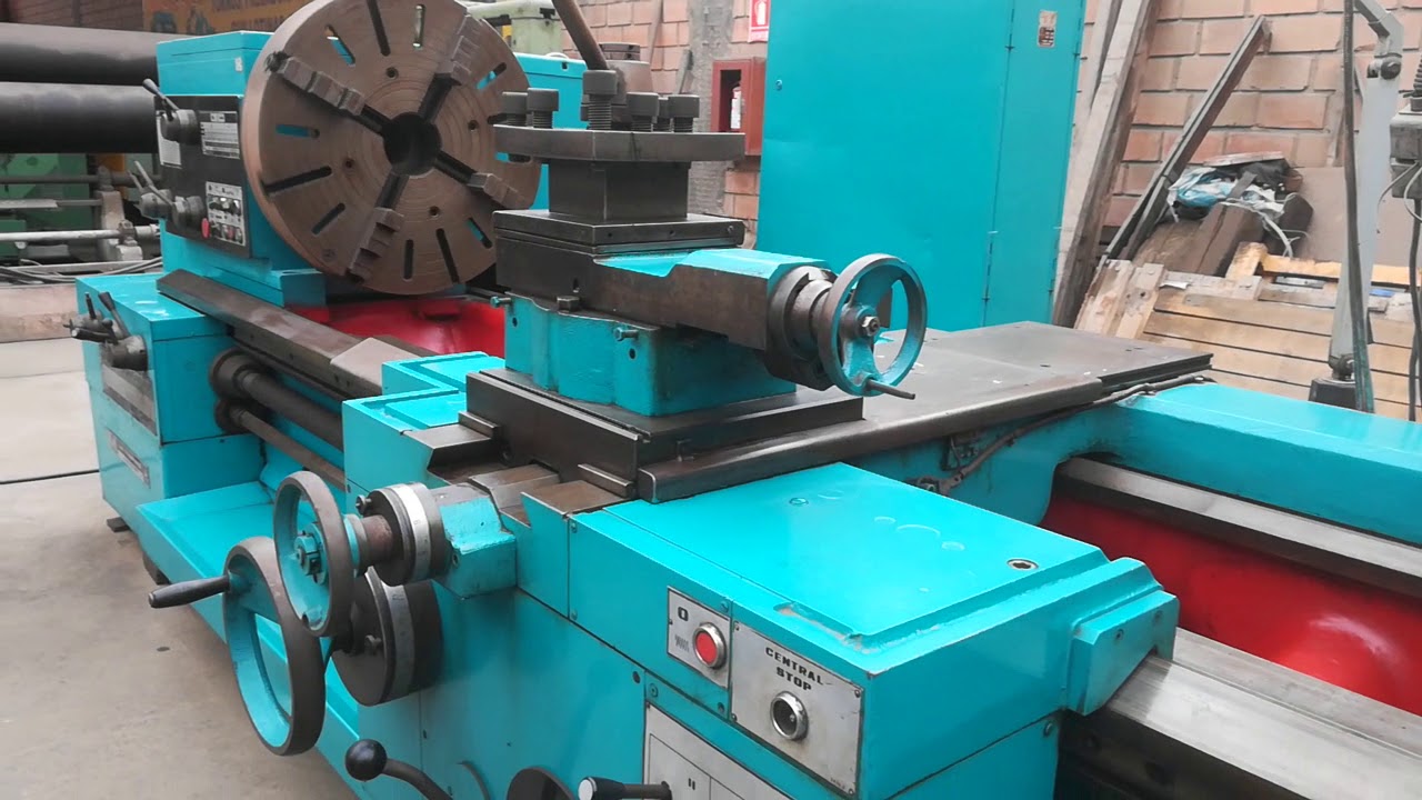 Torno Checoslovaco TOS modelo SUS 80 de 3 metros