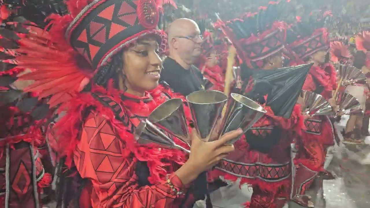 DRAGÕES DA REAL 2026 | BATERIA NO DESFILE DAS CAMPEÃS