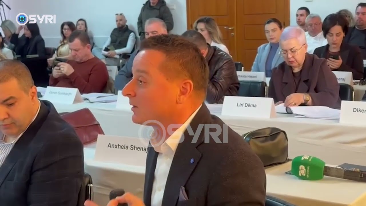 Hoxha kundër projektit të parkimeve me pagesë: Qytetarët vlonjatë nuk mund të mbajnë barrë të re