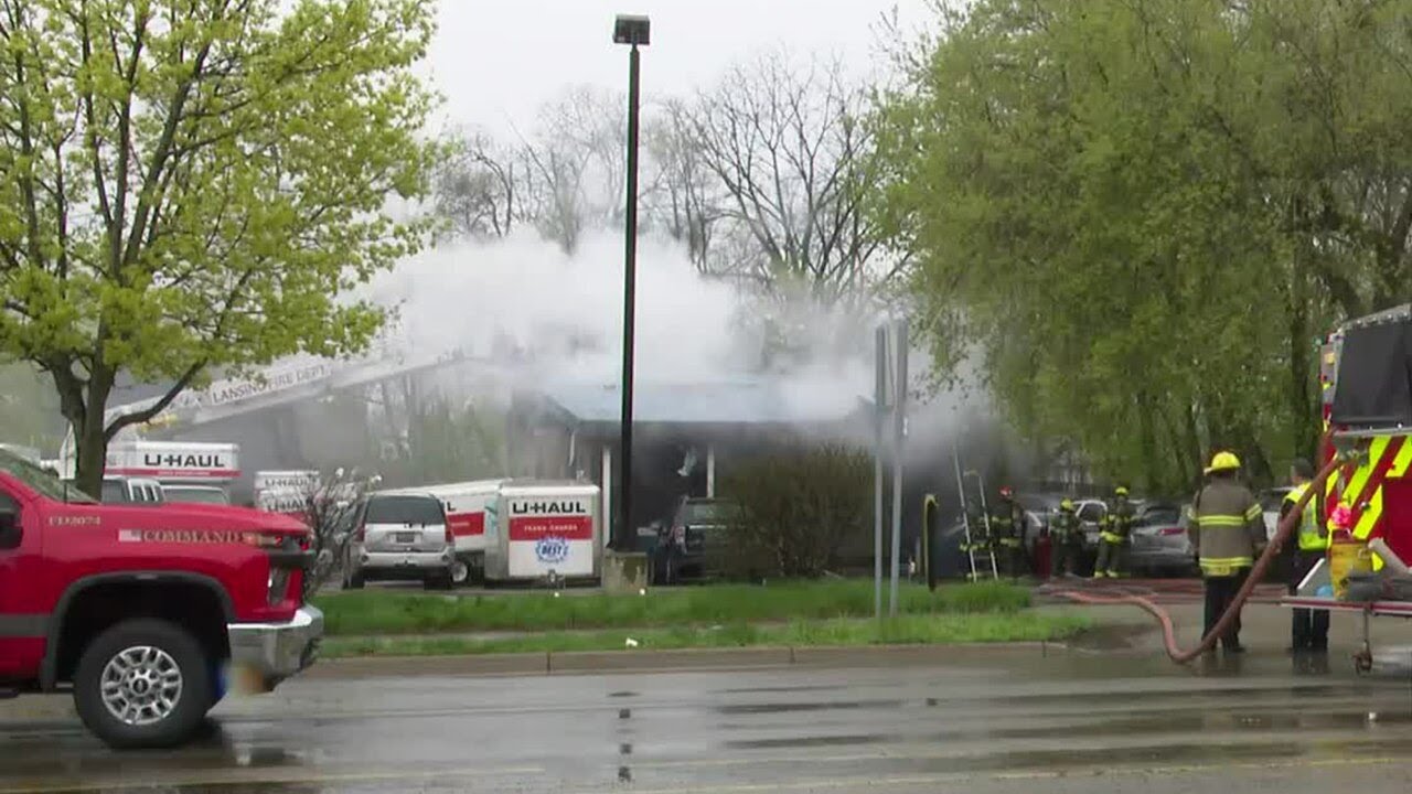 No injuries reported in Lansing business fire