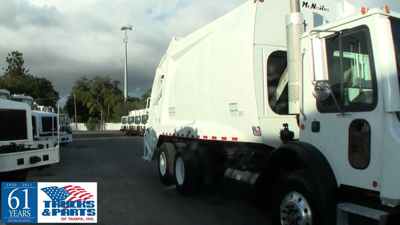 2006 Mack MR688S with McNeilus 2511 Rear Loader, 25yd Capacity