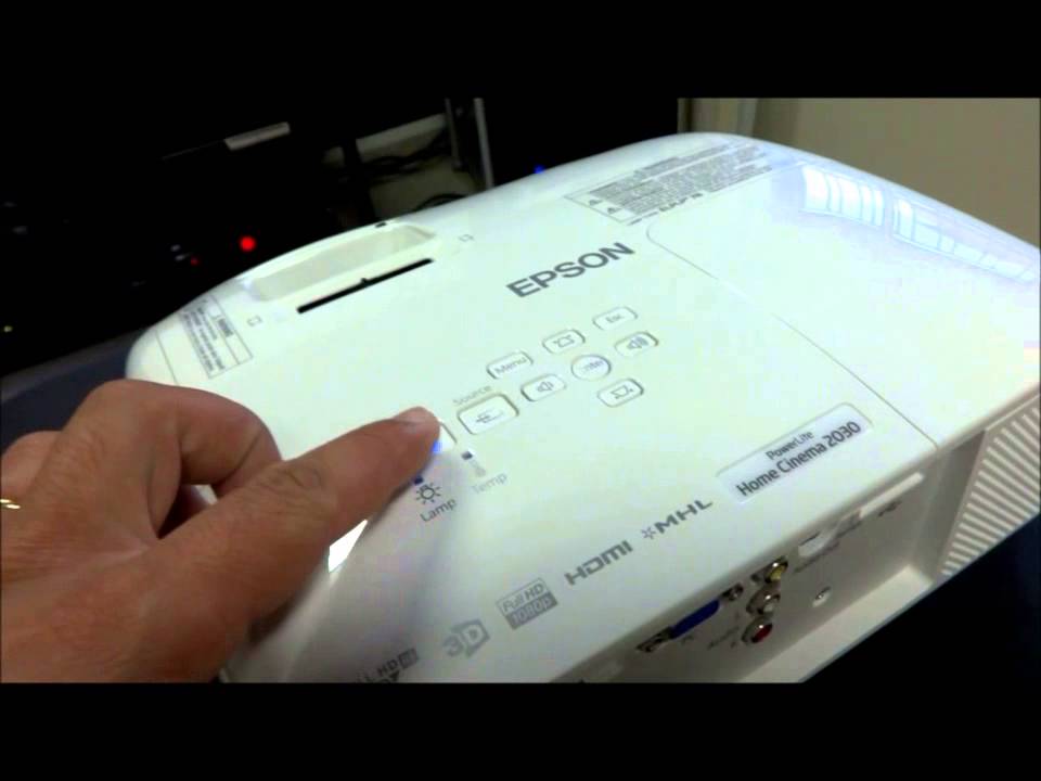 Testamos projetor Full HD 3D acessível