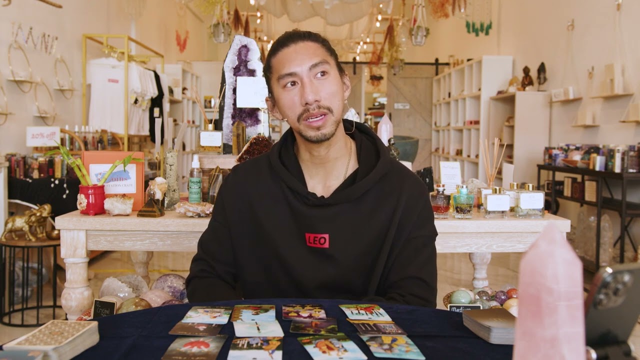 Leo “The More You Resist, The Stronger The Connection” March 2022 Monthly Tarot Reading