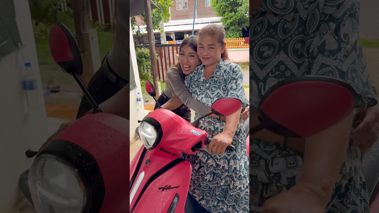 Surprise my mom - Puy Roti Lady #shorts