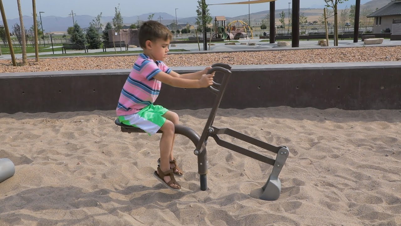 SuperScoop - Freestanding Play - Landscape Structures