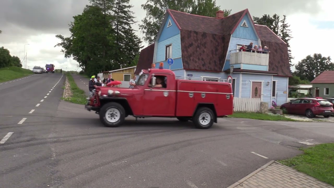 Retro  ja kummaliste kulgurite killavoor Järva Jaanis