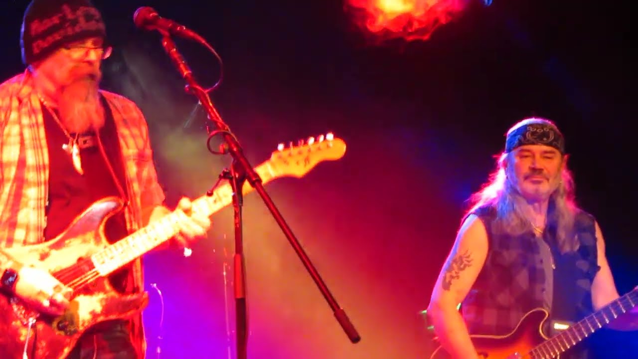 East Blues Experience - She Split - Hoyerswerda am 05.02.2022