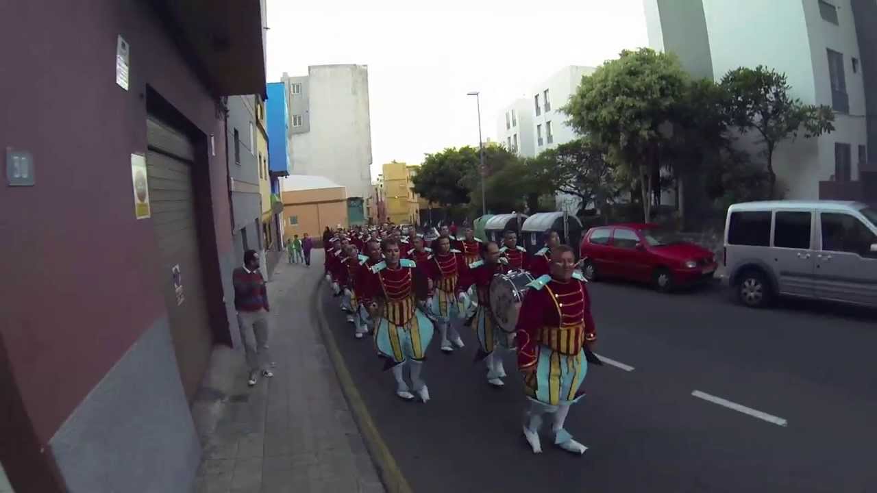 Bambones desfila en El Cardonal