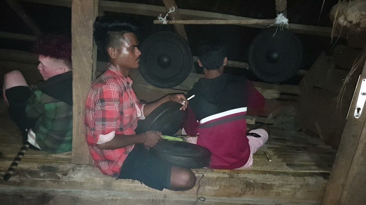 Irama Musik Gong // Kedukaan Kampung Wanomutu