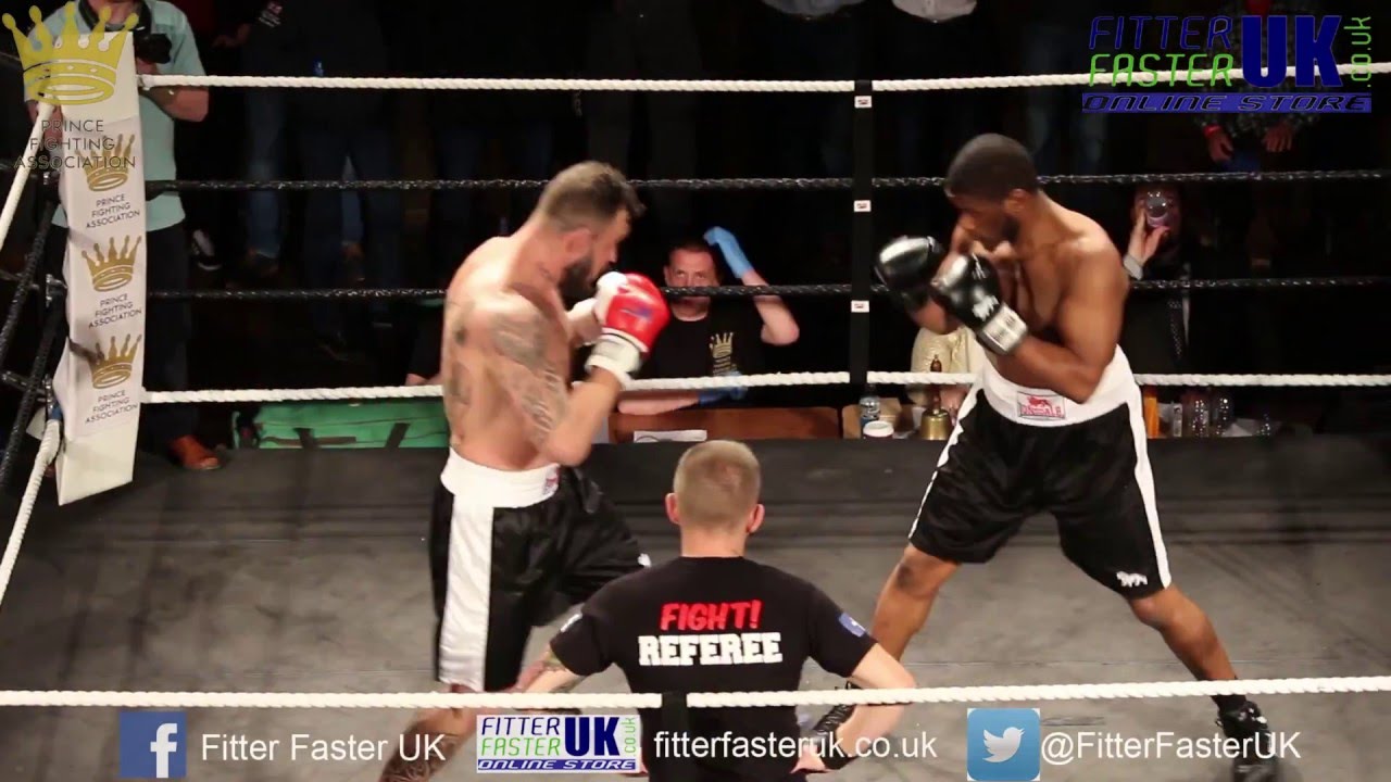 White Collar Boxing - Mark Godbeer VS Romelleo Da Silva