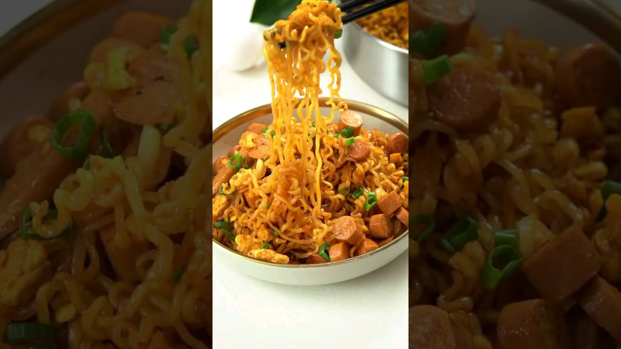 Steamed Pan Fried Noodles#panfriednoodles #asiancuisine #noodlesrecipe #ramennoodles #steamer #short