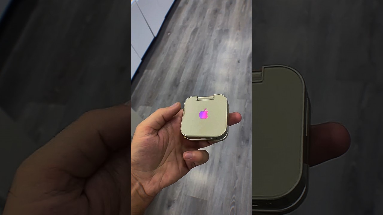 Rate This Apple Flip iPhone ⭐