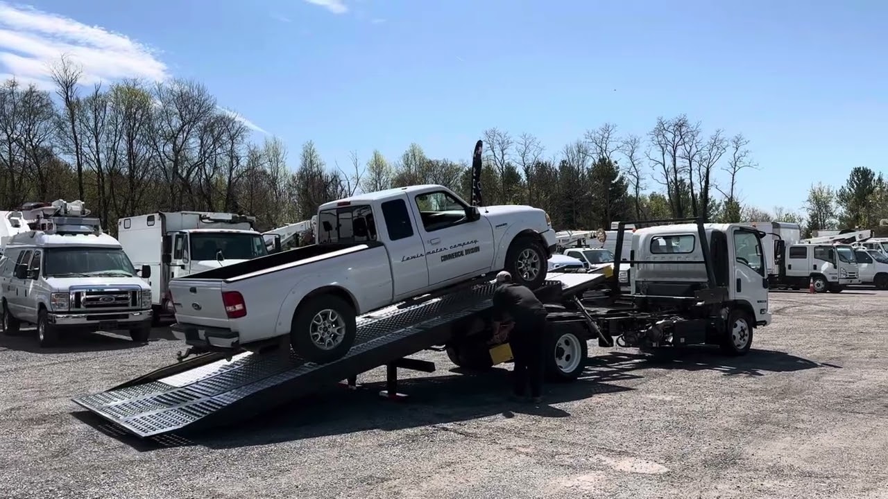 For Sale @ LewisTrucks.com 2022 Isuzu NRR Rollback 21ft Cottrell Diesel Car Hauler