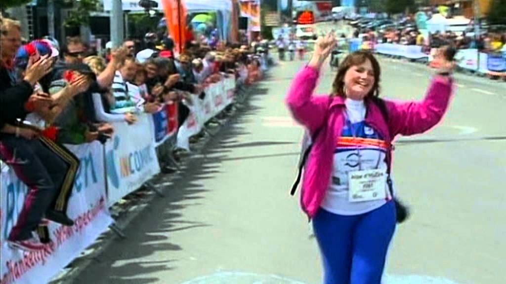 VIDEOCLIP Dichter bij de hemel kom ik niet / Alpe d'HuZes 2011 - Maarten Peters & Margriet Eshuijs