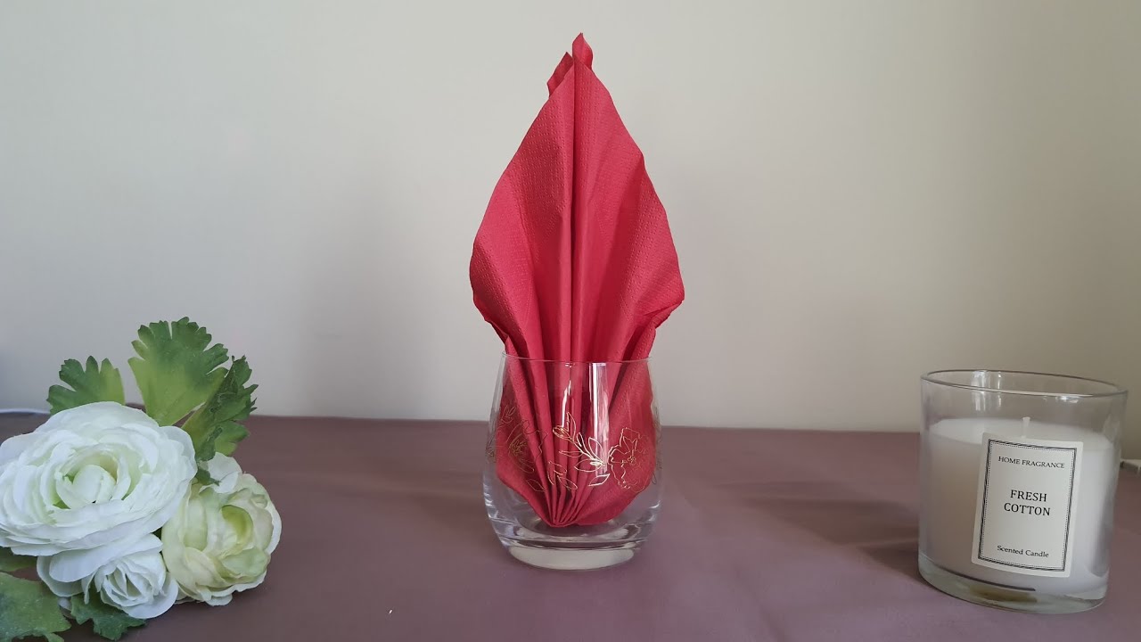 Chic and Easy Napkin folding in the Glass