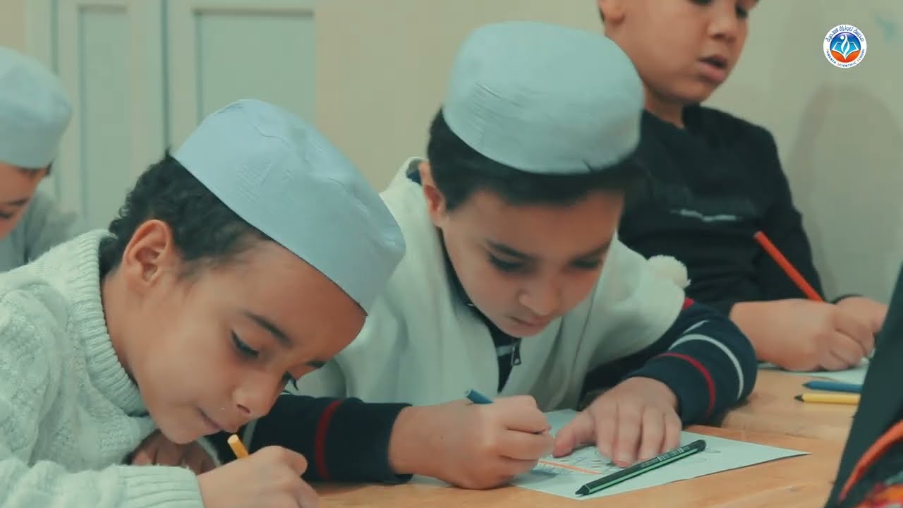 مدرسة تحتفل بينّار 2976