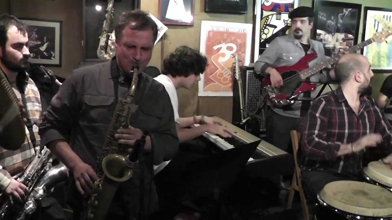FILLOA LATIN JAM SESION - The Chicken (A Coru&ntilde;a, jazz Filloa 29.12.11) [HD]