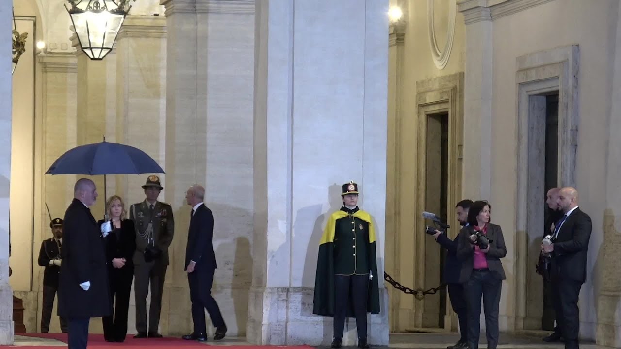 Giorgia Meloni accoglie Abu Mazen a Palazzo Chigi