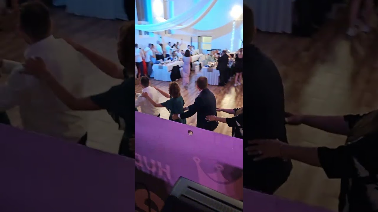 Igor Matovič & Jede ma&scaron;inka. Ex premi&eacute;r sa vie tiež zabaviť😁 #matovic #igor #tancuje #wedding #jede