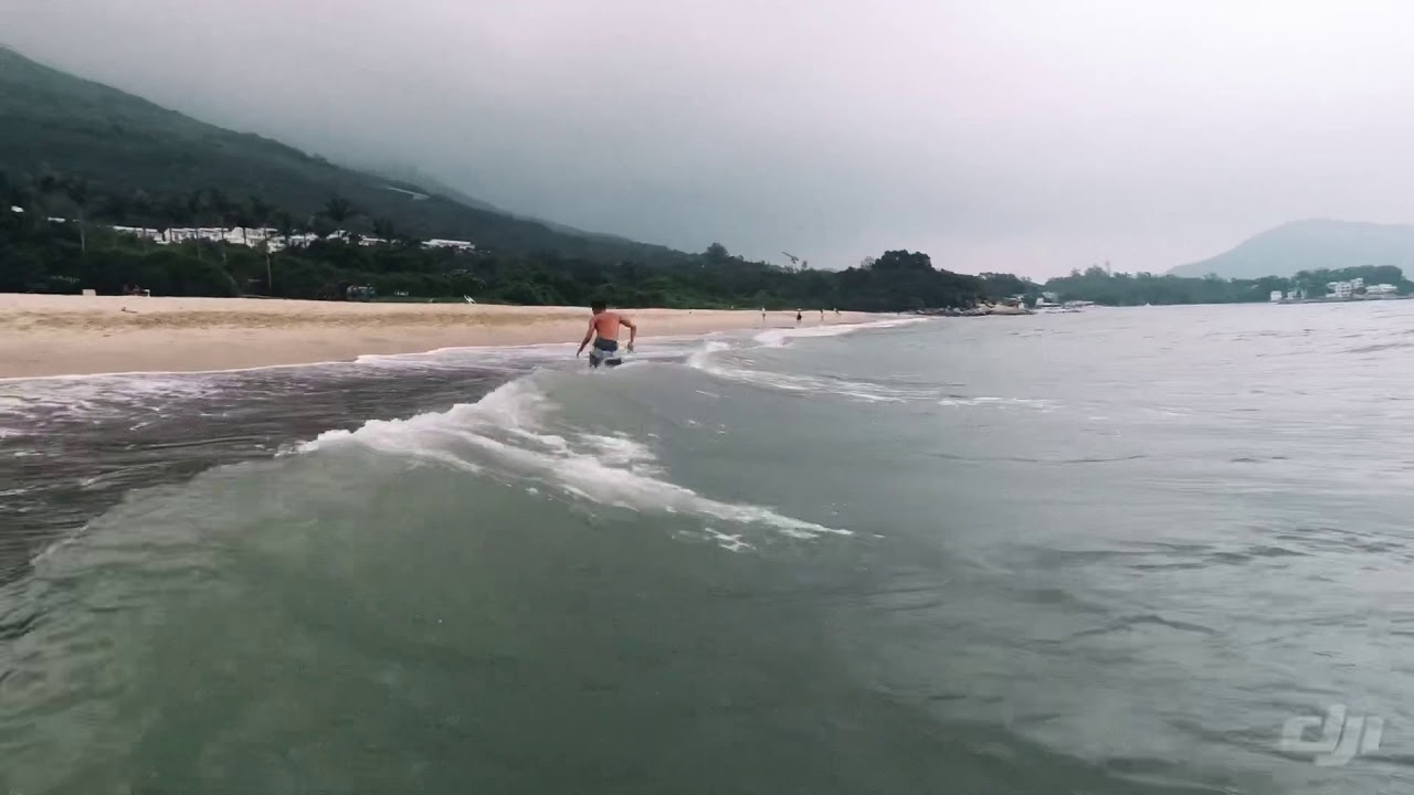 Eric surf for his life ( Hong Kong )