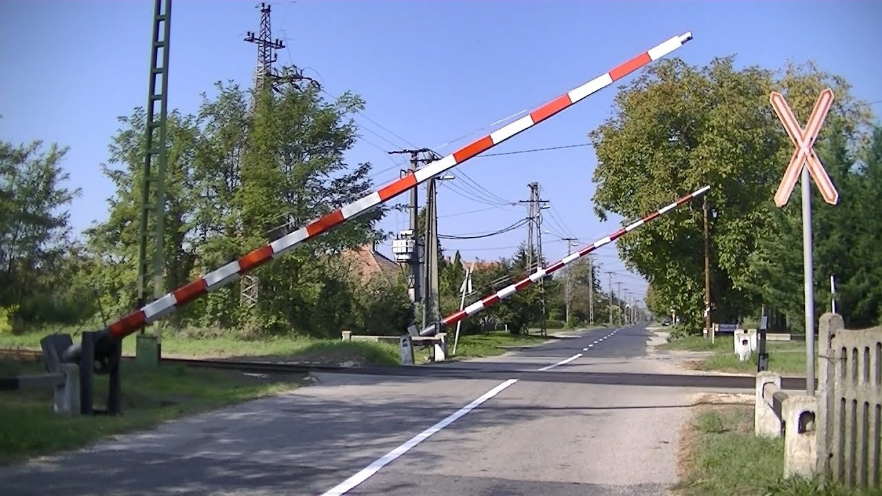 Spoorwegovergang Gecse-Gyarmat (H) // Railroad crossing // Vasúti átjáró