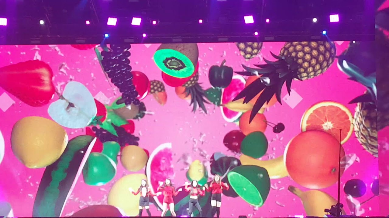 060418 SMTOWN LIVE WORLD TOUR in Dubai Red Velvet - Red Flavor