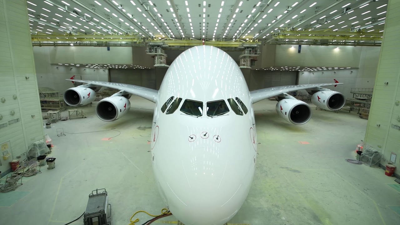 Qantas A380 repaint time-lapse