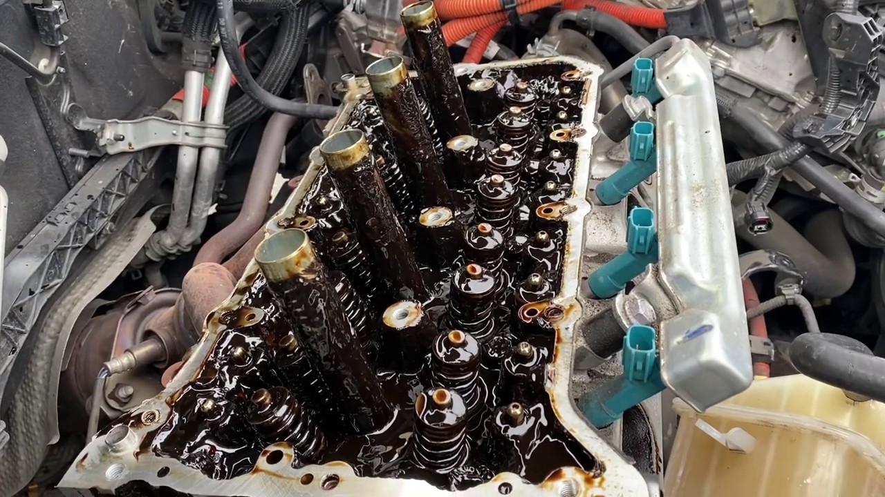 HOW TO PREVENT CYLINDER HEAD BOLTS FROM BREAKING WHEN REMOVING.