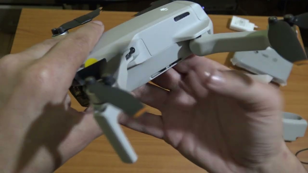 Drona DJI Mini 2 Fly More Combo