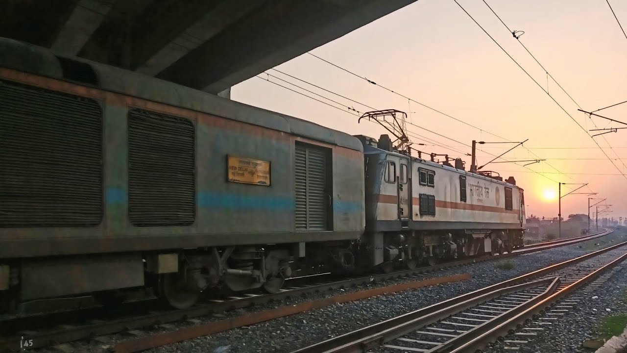 Premium Train Of Indian Railways 🔥 | Kathgodam Shatabdi At Full Speed | High Speed KGM NDLS Shatabdi