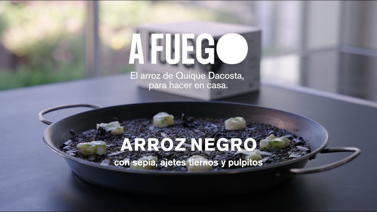 A Fuego con Quique Dacosta. Arroz negro con sepia, ajetes tiernos y pulpitos.