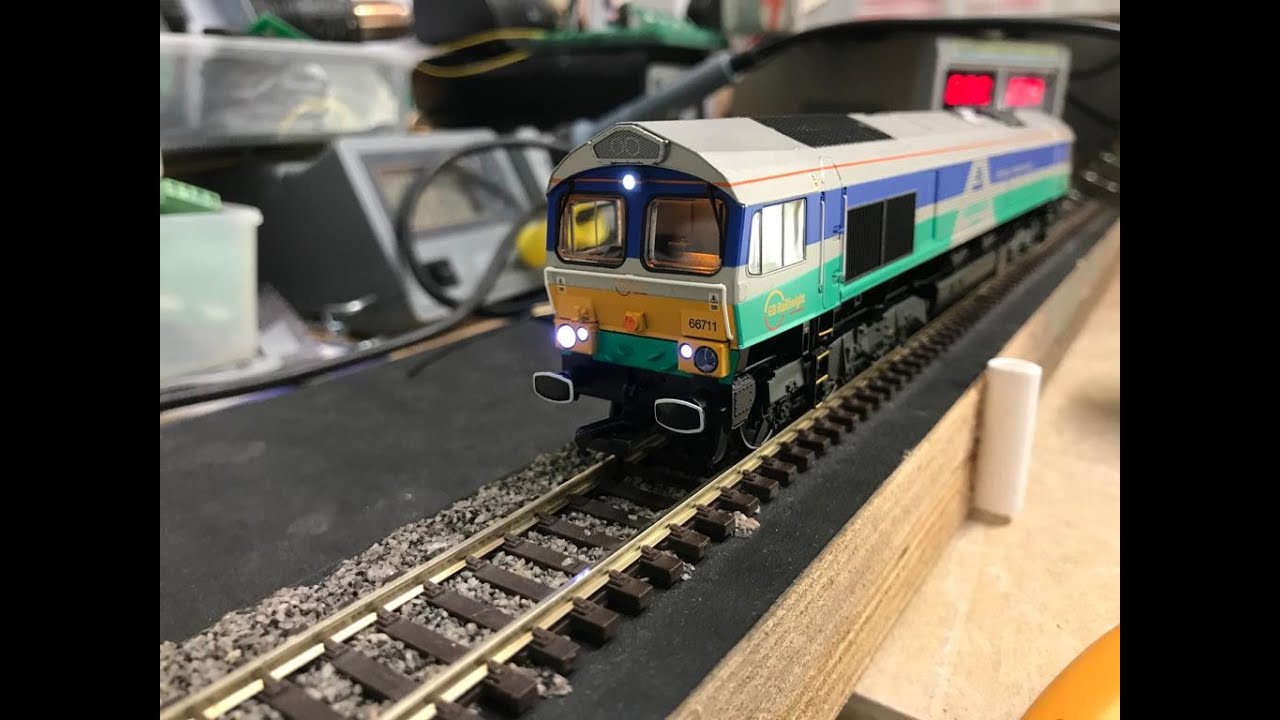 *UPGRADING* Bachmann class 66 Lights