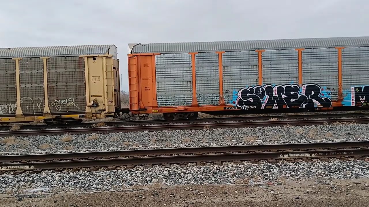 UP 6784 dropping off the autoracks 1-25-2026