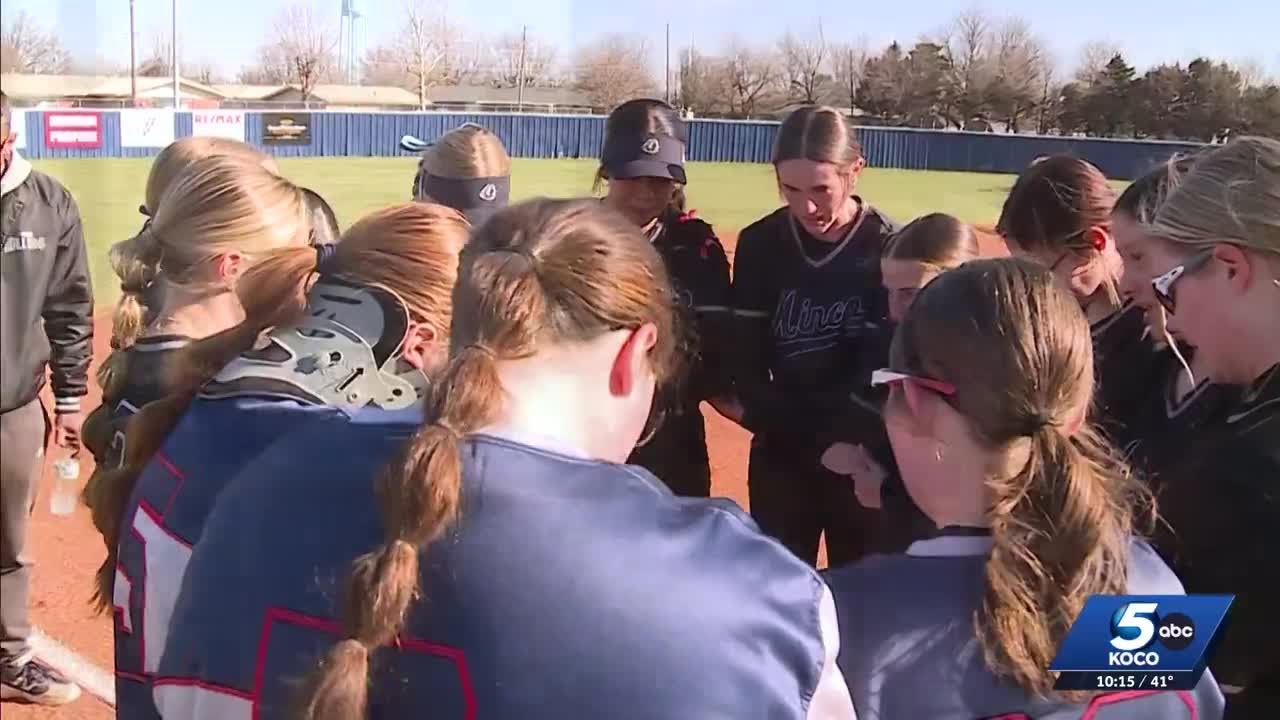 'It’s like a release': Minco softball team returns to field for first time since serious bus crash