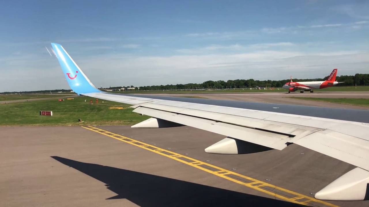 TUI Airways Boeing 757-200 Takeoff London Gatwick