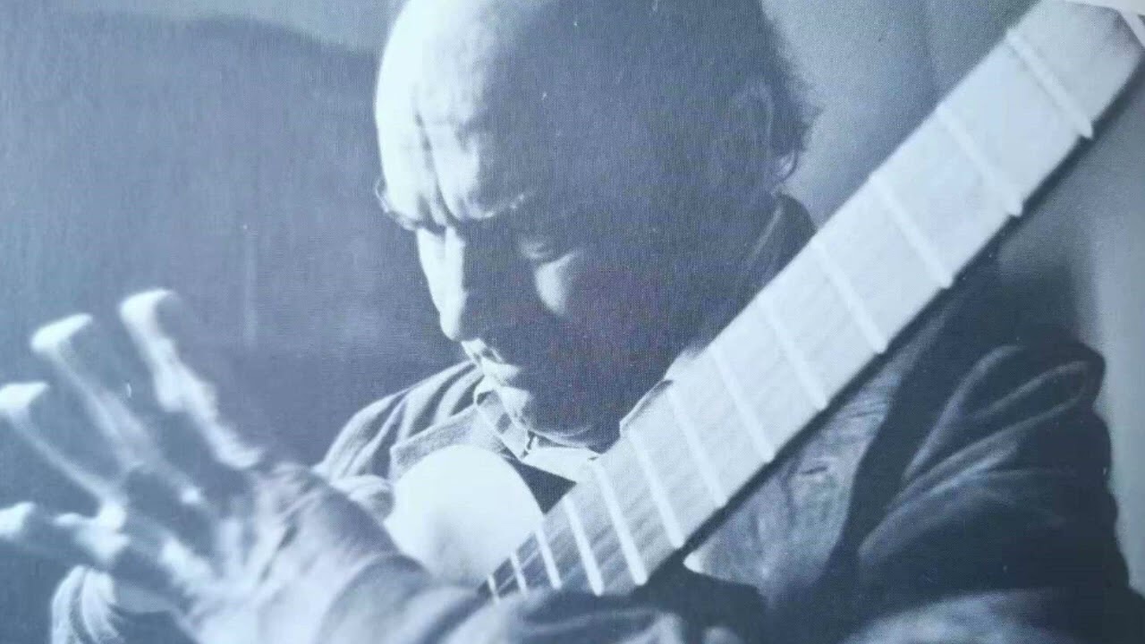 Julian Bream plays Prelude BWV 1010 by J S  Bach