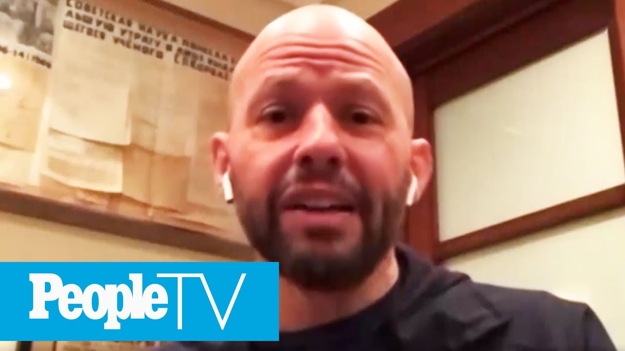 Jon Cryer On Working With Charlie Sheen On &lsquo;Two And A Half Men&rsquo; | PeopleTV | Entertainment Weekly
