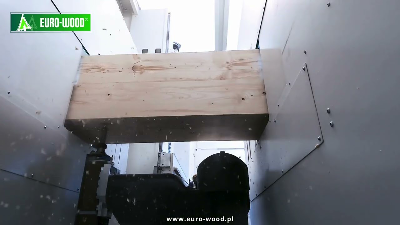 Obr&oacute;bka drewna CNC 6-osiowe centrum obr&oacute;bcze OIKOS X | Euro-Wood &ndash; Nowoczesna więźba dachowa