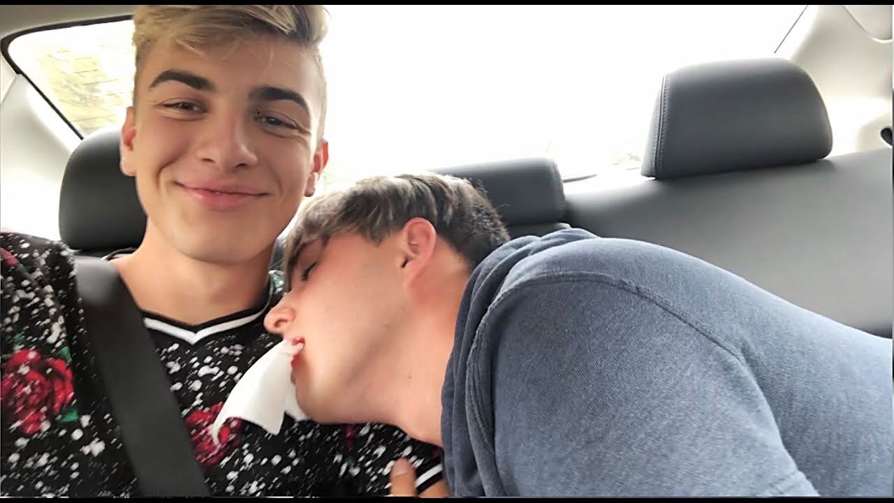 WISDOM TEETH REMOVAL! MY BOYFRIEND SURPRISED ME!