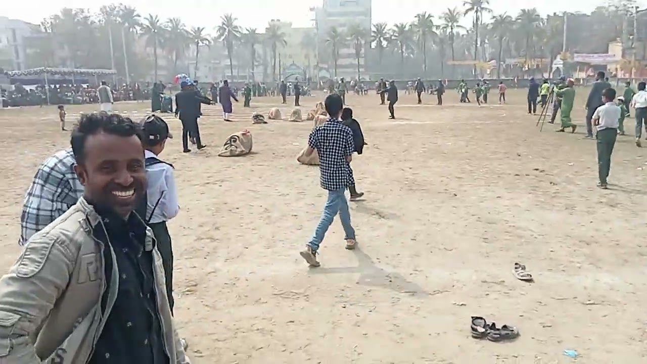 ২০২৬ সালে আমি ভাল্লুক দৌড়ে লাস্ট হয়েছিলাম 😜 কারন বস্তাটা আমার বডির তুলনায় অনেক ছোট ছিলো। 
