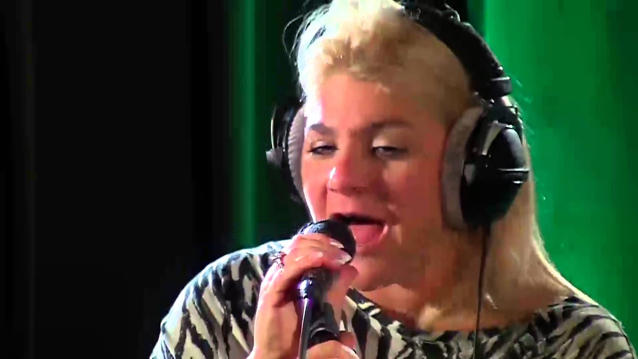 Sandra Kim - The Best (Tina Turner) live op JOE fm.