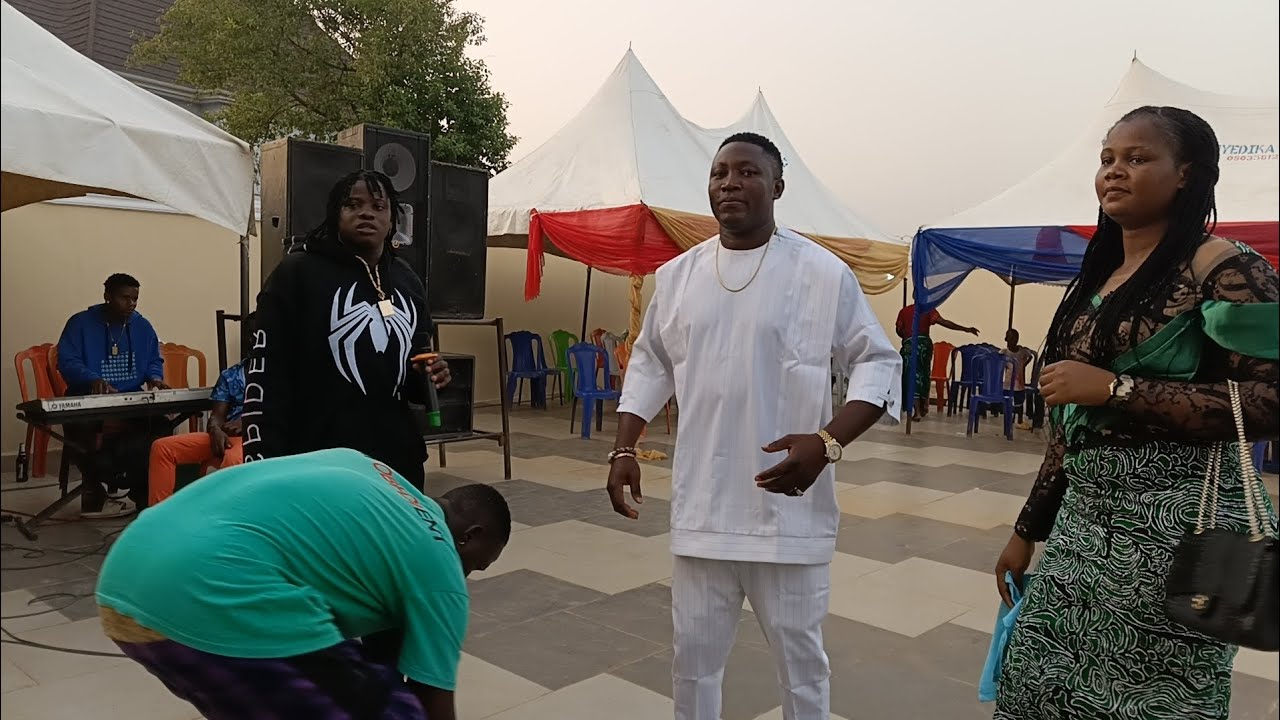 Live Stage Chinonso Ogodi Anam At House Warming Monday Nzekwesi Ifeatu Angola Location Oroma Etiti.